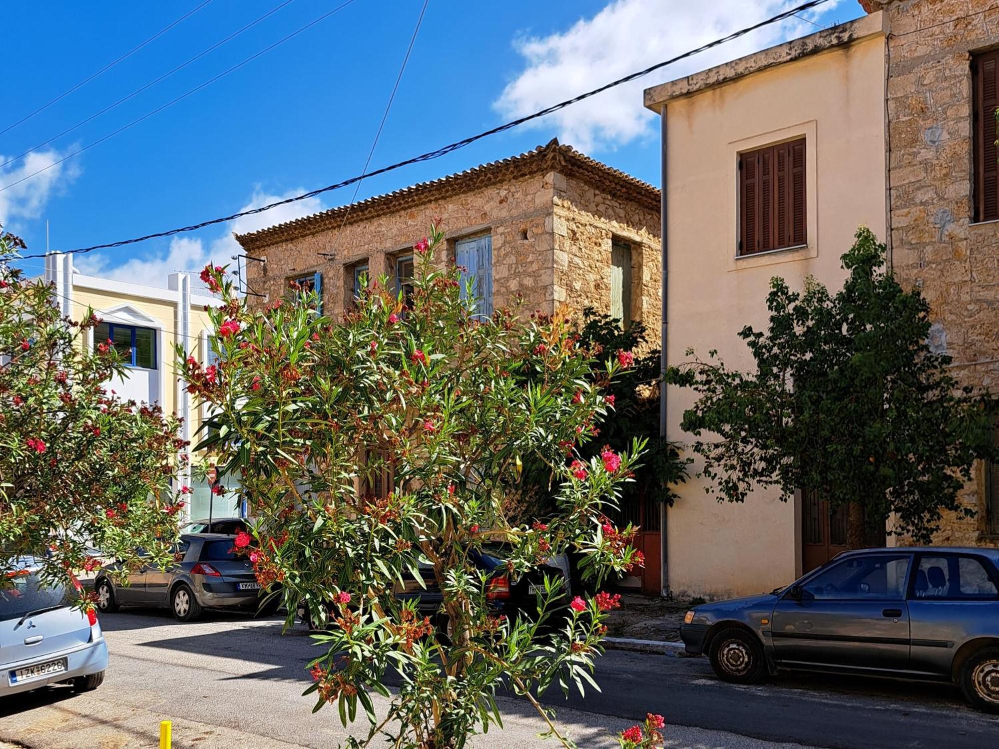 Family Stone Apartment Kyparissia Exterior photo